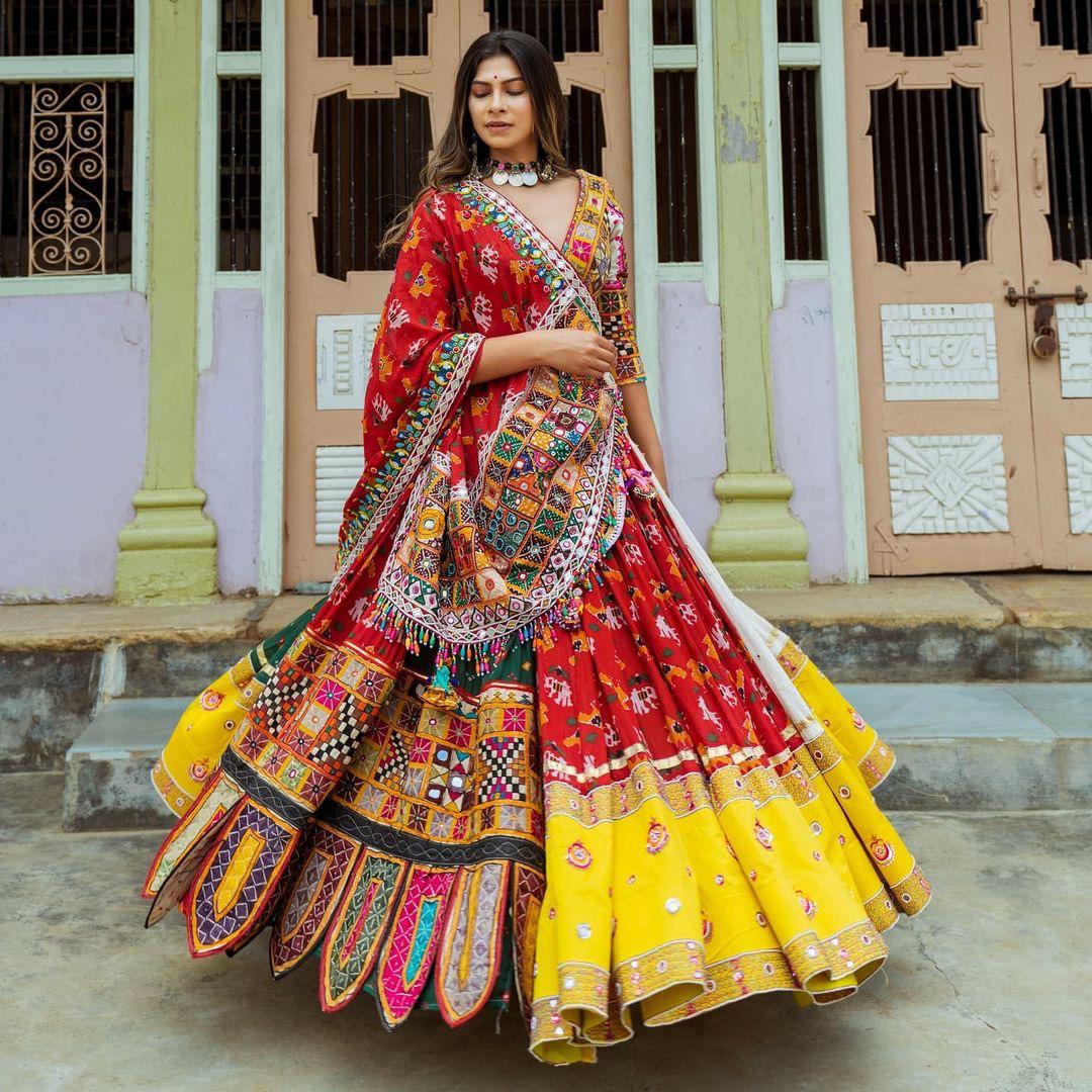 BEAUTIFUL LEHENGA CHOLI with DUPATTA