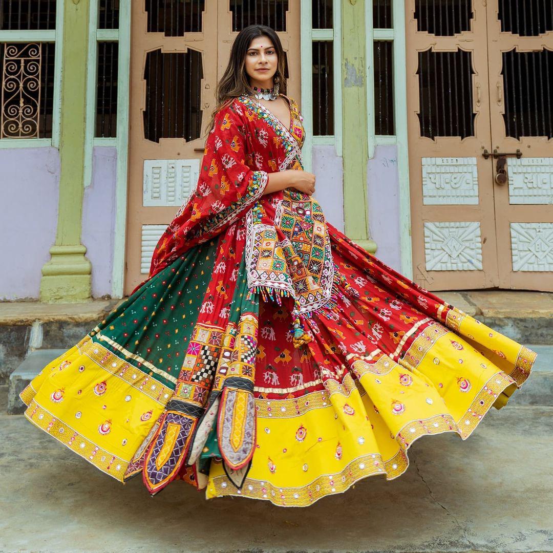 BEAUTIFUL LEHENGA CHOLI with DUPATTA